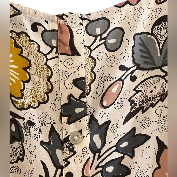 LOFT  Cream Floral Sheer  Short sleeve Blouse size S  38” bust. Polyester - Picture 5 of 6